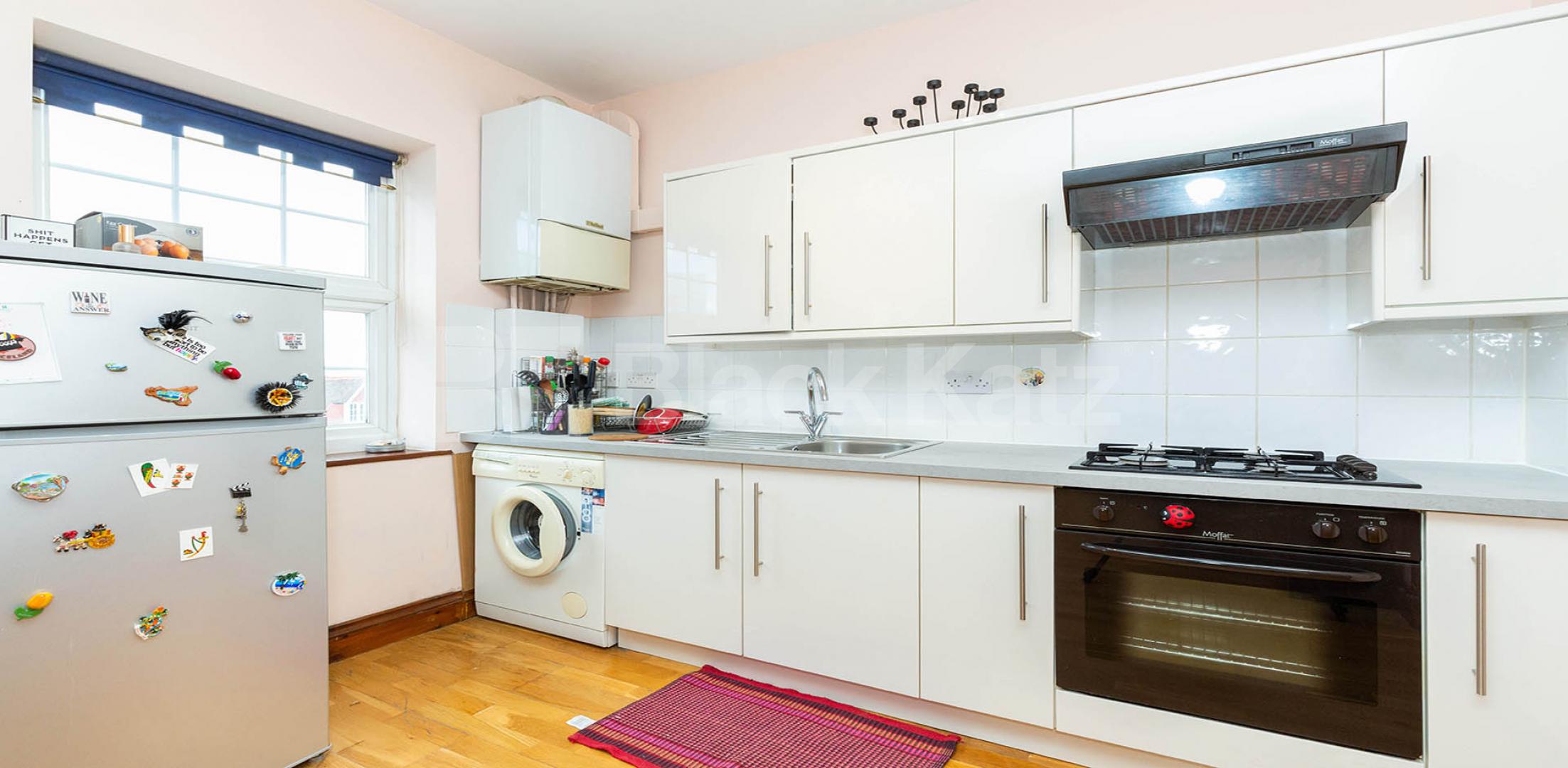 			2 Bedroom, 1 bath, 1 reception Apartment			 High Road, Wood Green